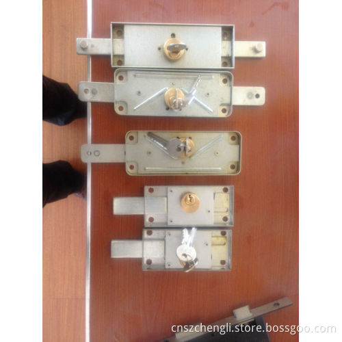 641D Roller shutter lock